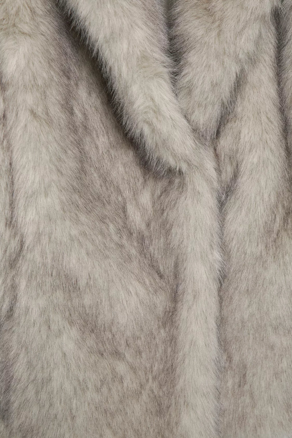 MANTEAU EN FAUSSE FOURRURE