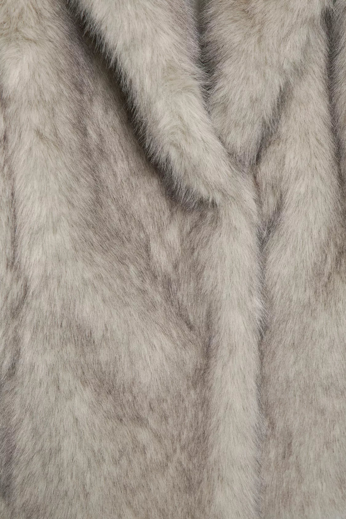 MANTEAU EN FAUSSE FOURRURE