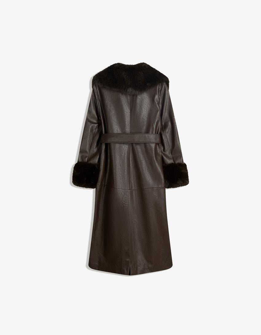 MANTEAU EN SIMILICUIR ET FAUSSE FOURRURE