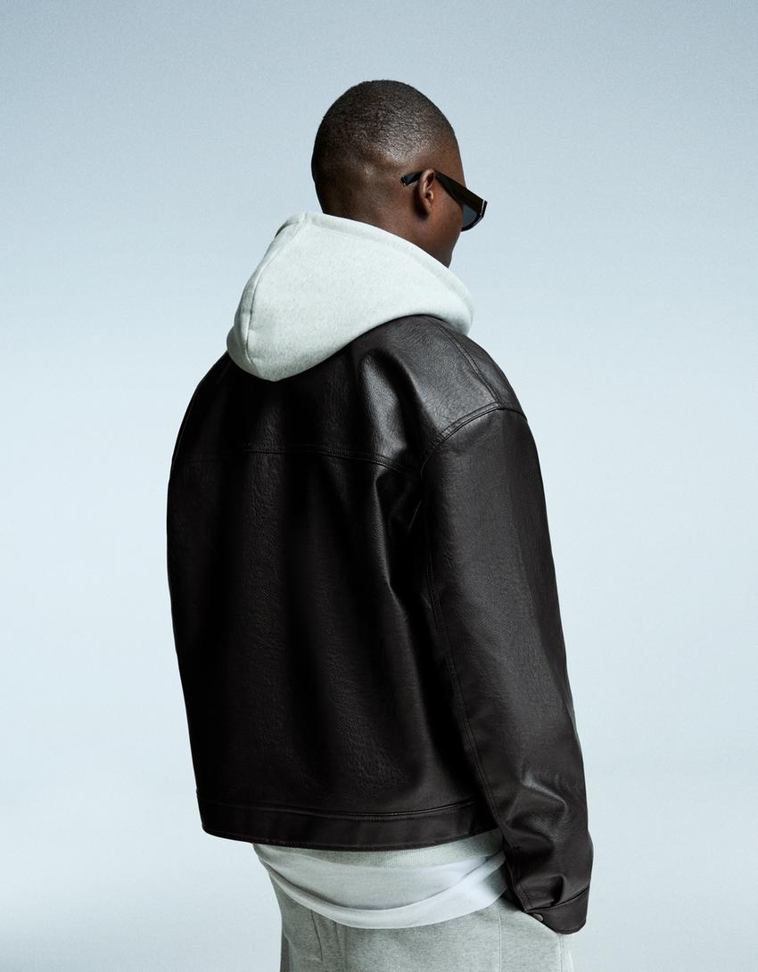 VESTE BOXY FIT EN SIMILICUIR